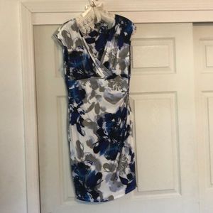 LAUREN Flattering Sheath Dress - BEAUTIFUL!